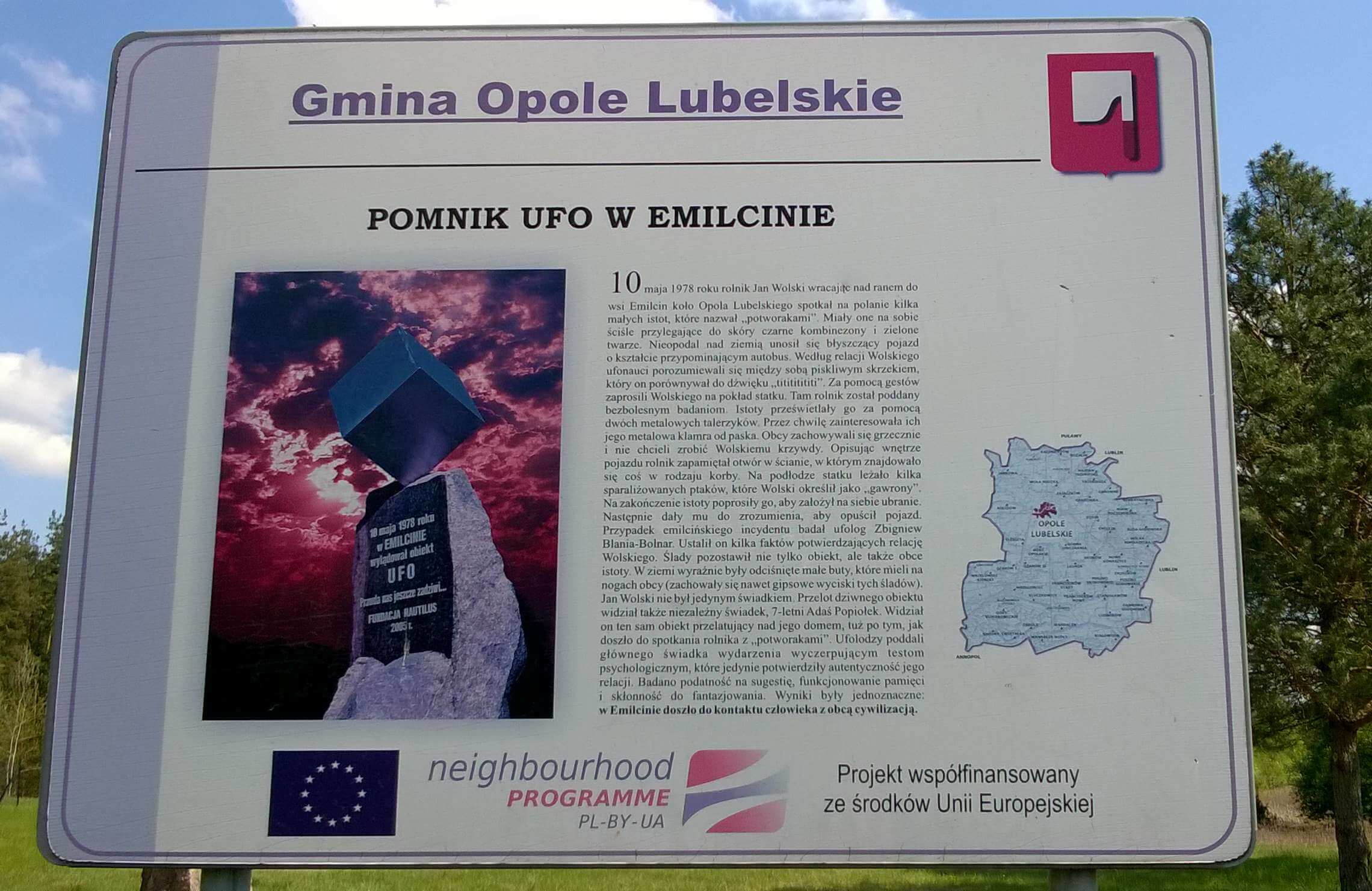zdarzenie w Emilcinie, tablica informacyjna o lądowaniu UFO w podlubelskiej wsi